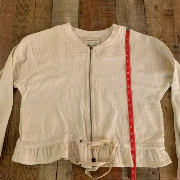 Anthropologie Saturday Sunday cream full zip ruffle bottom top with tie -S - Picture 3 of 8